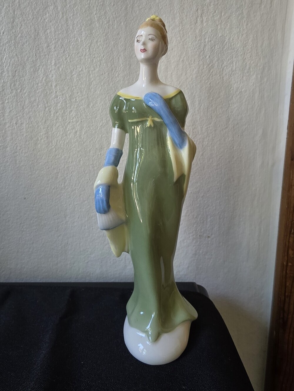 Royal Doulton Figurine LORNA HN 2311